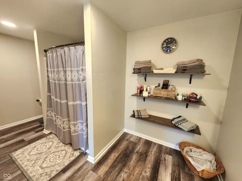 Photo of 152 Davis Drive, Whiteland, IN