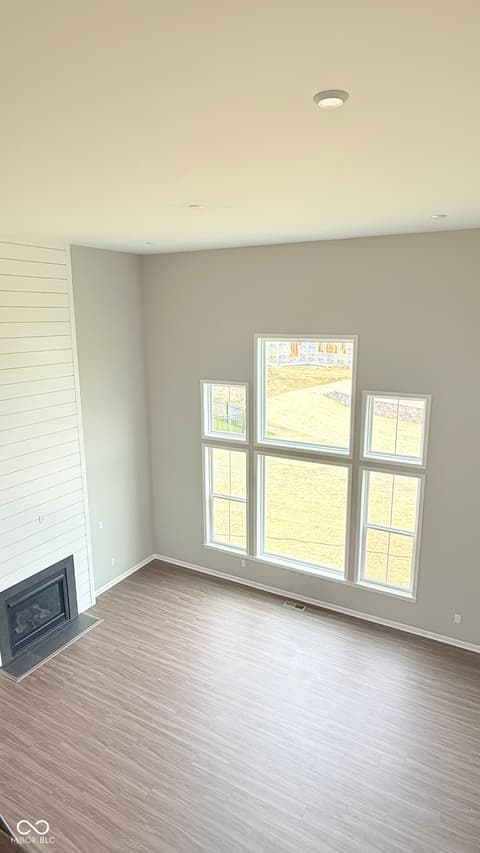 Living room at 6933 Bayview Run, McCordsville, IN