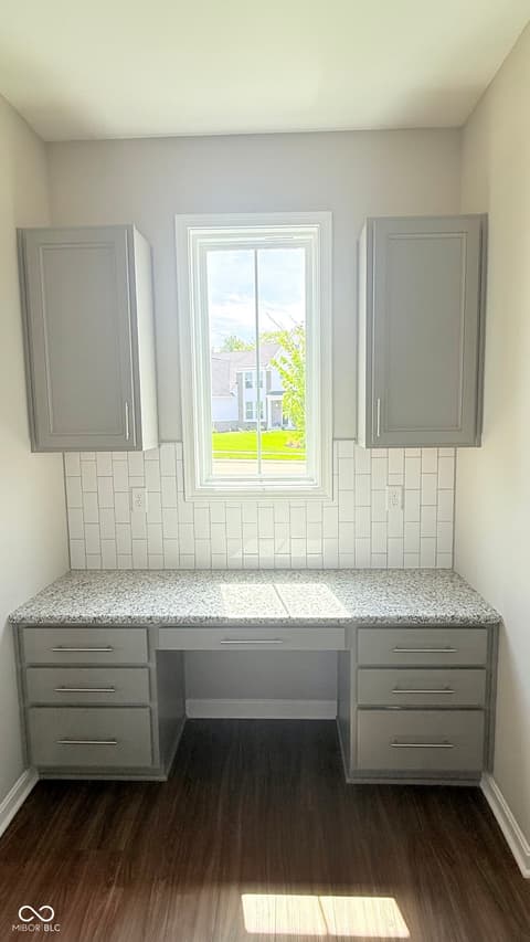 Home office at 6933 Bayview Run, McCordsville, IN