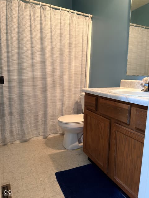 Walk In Closets — 6922 Devinney Lane, Indianapolis, IN