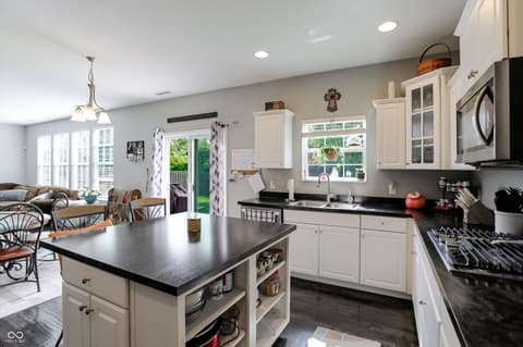 Photo of 8408 Welder Place, Indianapolis, IN
