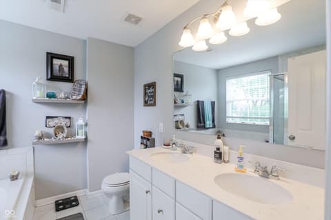 Photo of 8408 Welder Place, Indianapolis, IN
