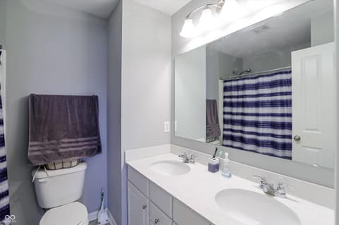Photo of 8408 Welder Place, Indianapolis, IN