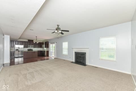 Living room at 11946 Eaglerun Way, Zionsville, IN