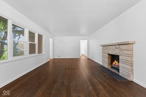 Living room at 1532 Weslow Court, Anderson, IN