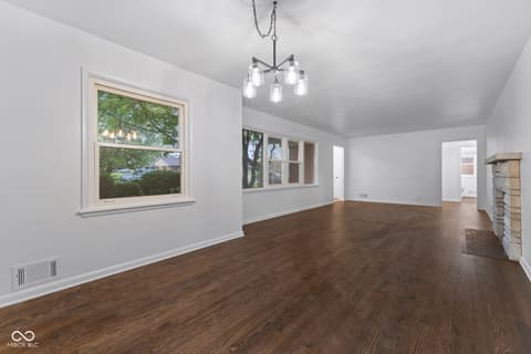 Living room at 1532 Weslow Court, Anderson, IN