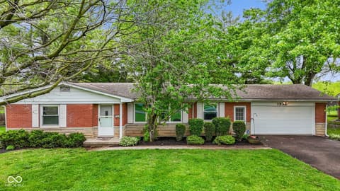 Front exterior at 1532 Weslow Court, Anderson, IN