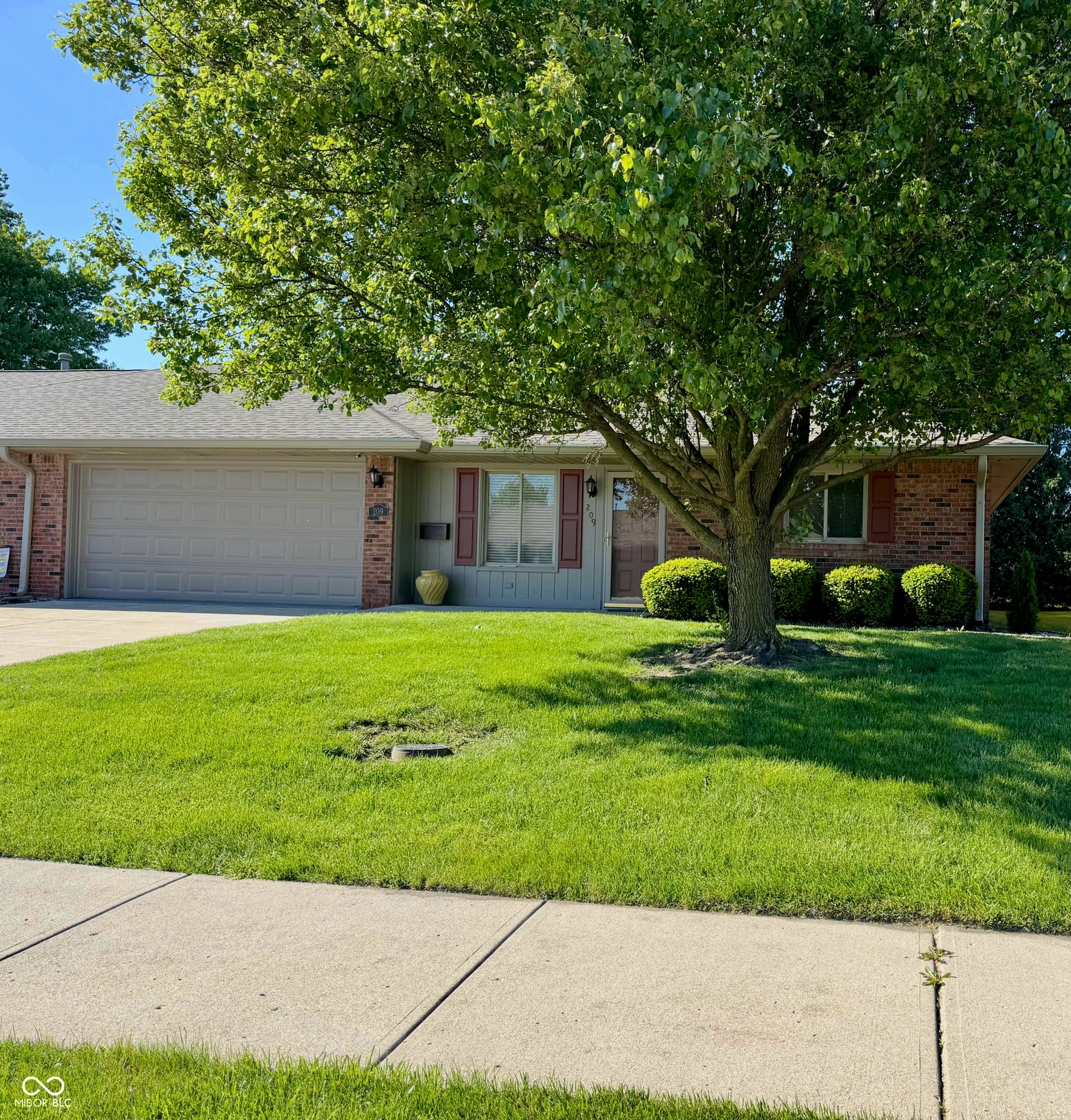 Photo of 209 E 48th Street, Anderson, IN