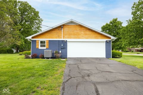 Side exterior at 2004 Terrace Lane, Lebanon, IN