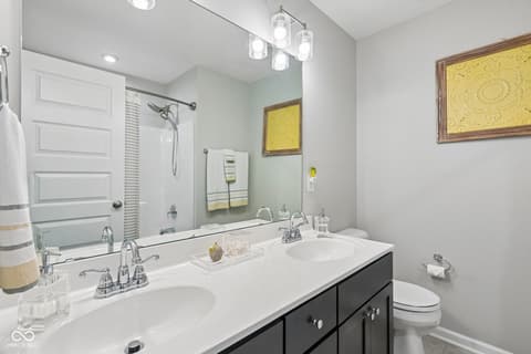 Primary bathroom at 18757 Dooney Court, Noblesville, IN