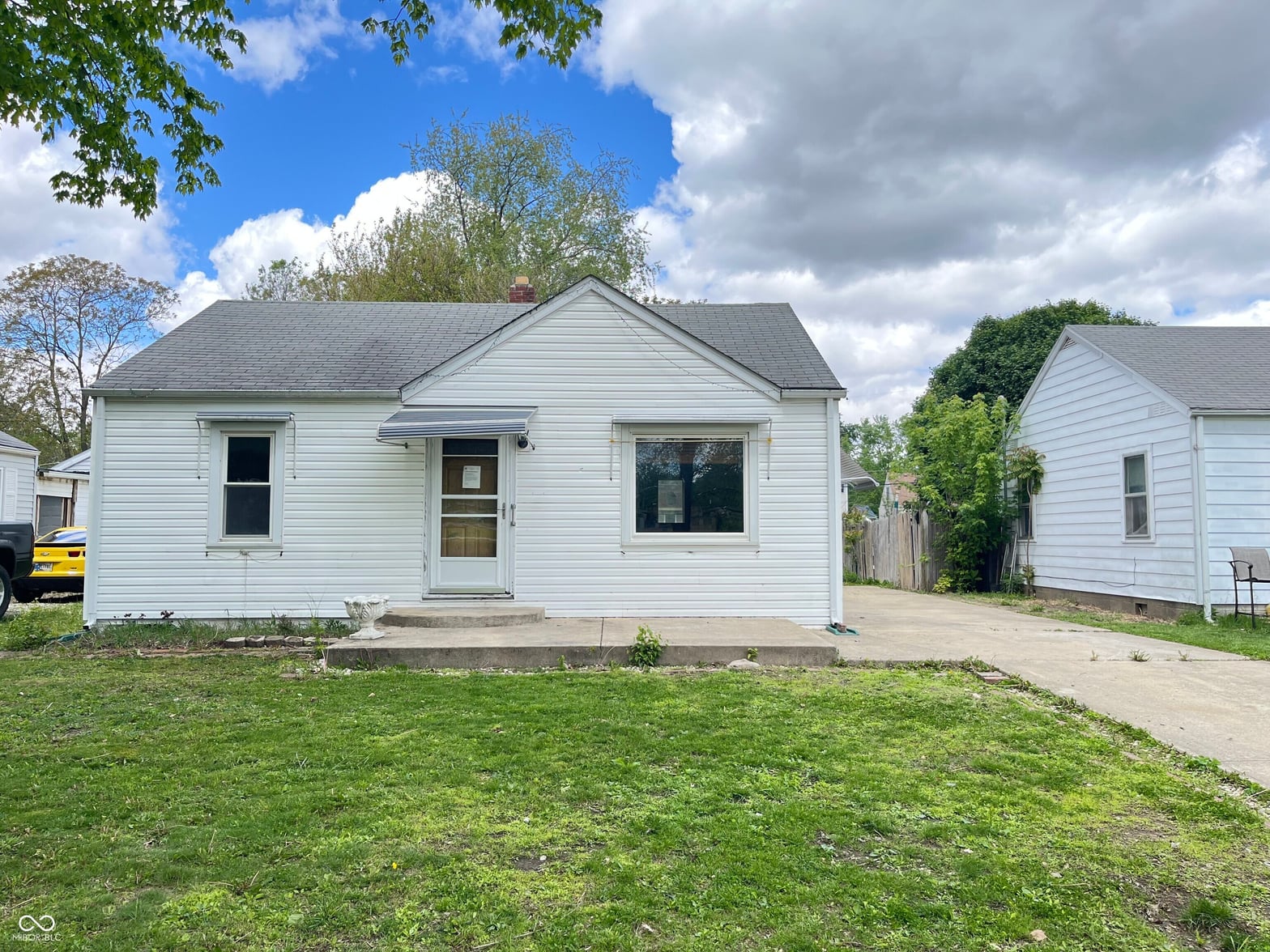 Front exterior at 712 N Parkway Drive, Anderson, IN