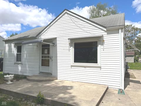 Front exterior at 712 N Parkway Drive, Anderson, IN