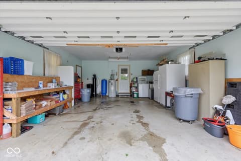 Garage at 1598 S Thompson Road, Shelbyville, IN