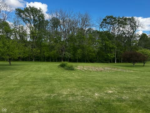 Yard at 3522 N Old Us Highway 421, Greensburg, IN