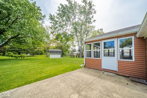 Outdoor living area at 224 Edgewood Drive, Anderson, IN