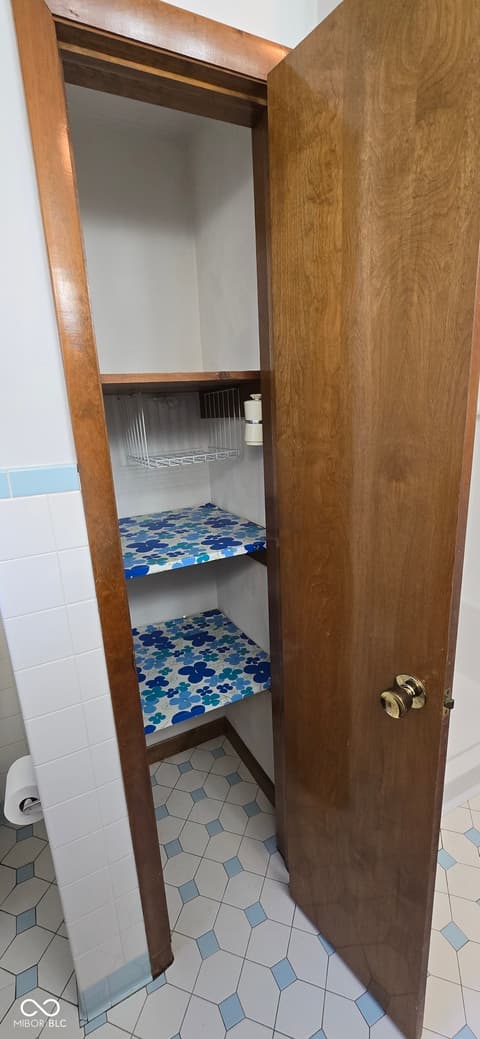 Closet — 5939 N Heritage Lane, Alexandria, IN