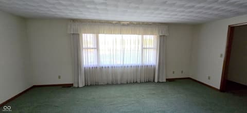 Living room at 5939 N Heritage Lane, Alexandria, IN