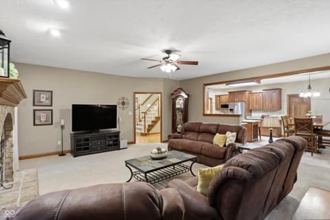 Photo of 4302 W Woodbridge Lane, New Palestine, IN