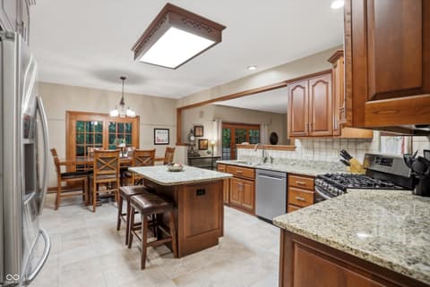 Photo of 4302 W Woodbridge Lane, New Palestine, IN