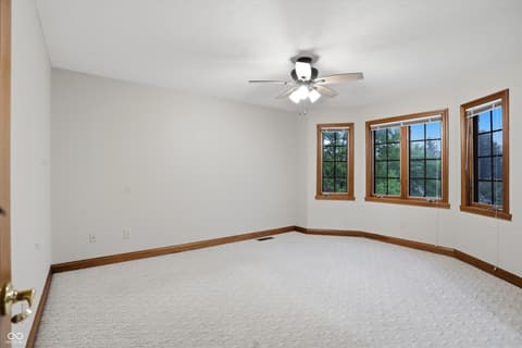 Photo of 4302 W Woodbridge Lane, New Palestine, IN
