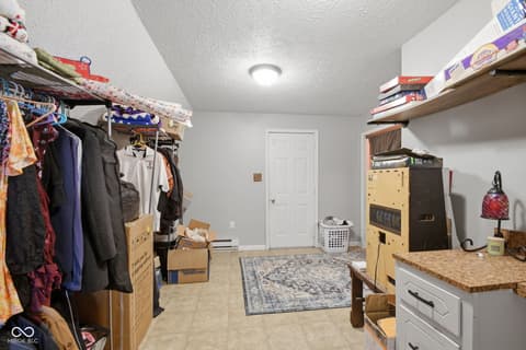 Walk In Closets — 1202 N Canal Street, Alexandria, IN