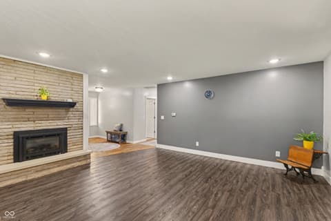 Living room at 115 Elm Drive, Covington, IN