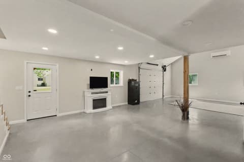 Living room at 115 Elm Drive, Covington, IN