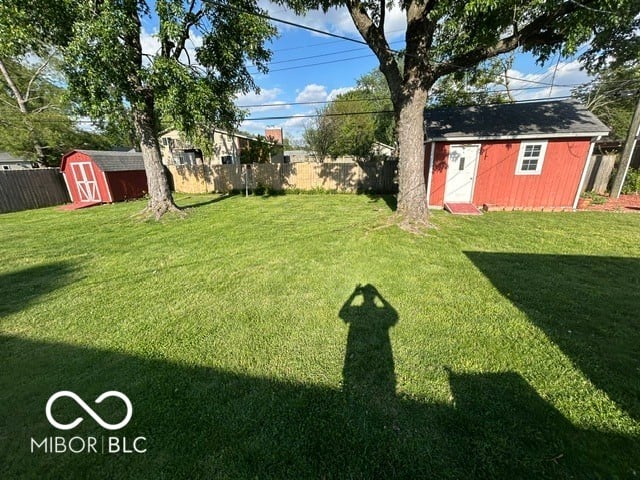 Yard at 2715 Magnolia Court, Columbus, IN