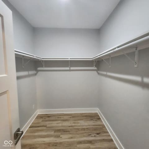 Walk In Closets — 2159 W 58th Street, Indianapolis, IN