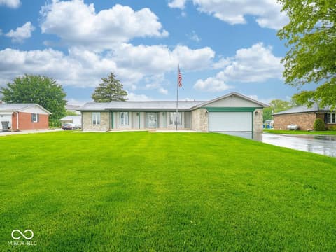 Photo of 6994 E County Line Road, Indianapolis, IN