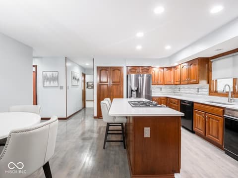 Photo of 6994 E County Line Road, Indianapolis, IN
