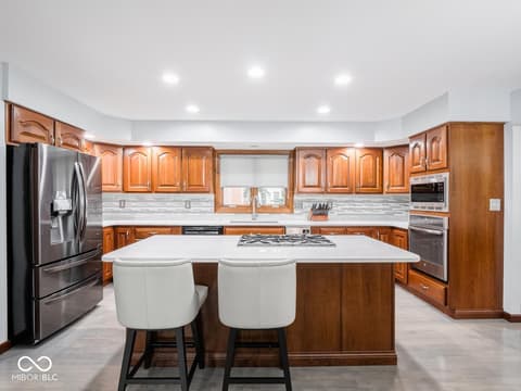Photo of 6994 E County Line Road, Indianapolis, IN