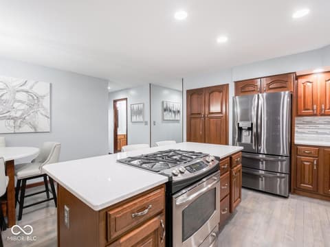 Photo of 6994 E County Line Road, Indianapolis, IN