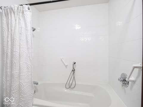 Photo of 6994 E County Line Road, Indianapolis, IN