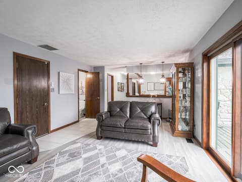 Photo of 6994 E County Line Road, Indianapolis, IN