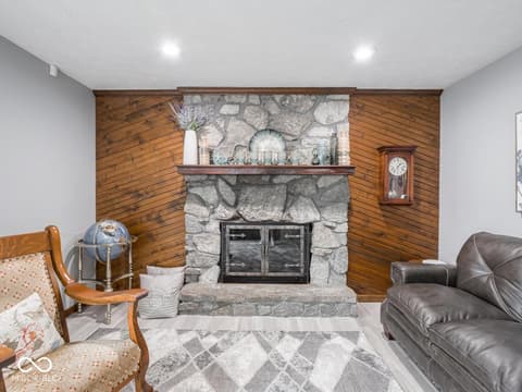 Photo of 6994 E County Line Road, Indianapolis, IN