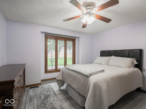 Photo of 6994 E County Line Road, Indianapolis, IN