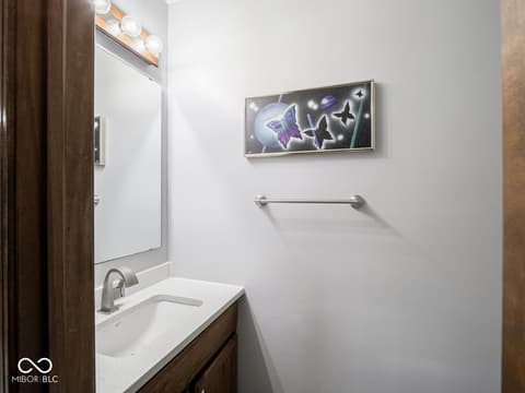 Photo of 6994 E County Line Road, Indianapolis, IN