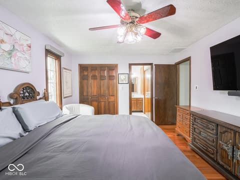 Photo of 6994 E County Line Road, Indianapolis, IN