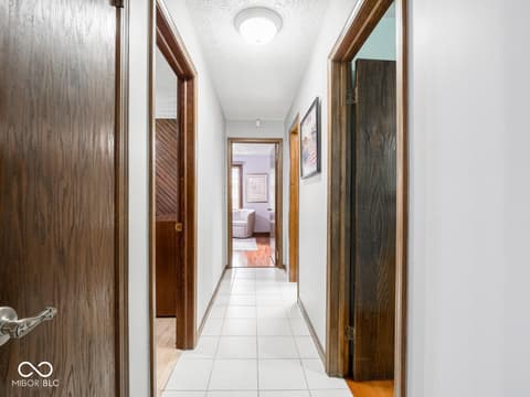 Photo of 6994 E County Line Road, Indianapolis, IN