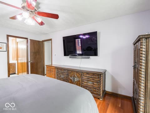 Photo of 6994 E County Line Road, Indianapolis, IN