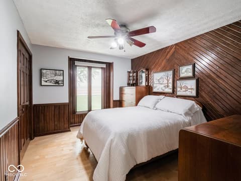Photo of 6994 E County Line Road, Indianapolis, IN