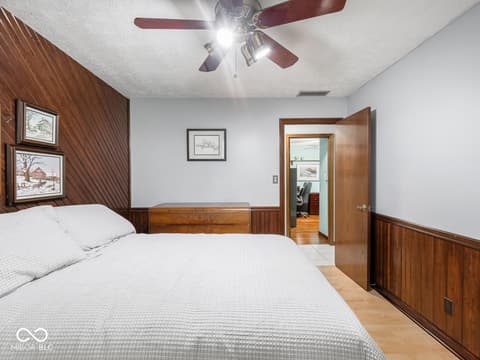 Photo of 6994 E County Line Road, Indianapolis, IN