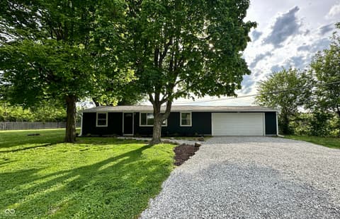 1074 Center Street, Martinsville, IN 46151