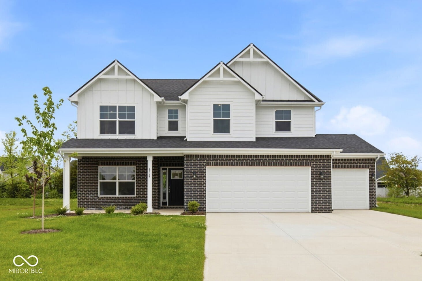 Front exterior at 4724 White Willow Way, New Palestine, IN