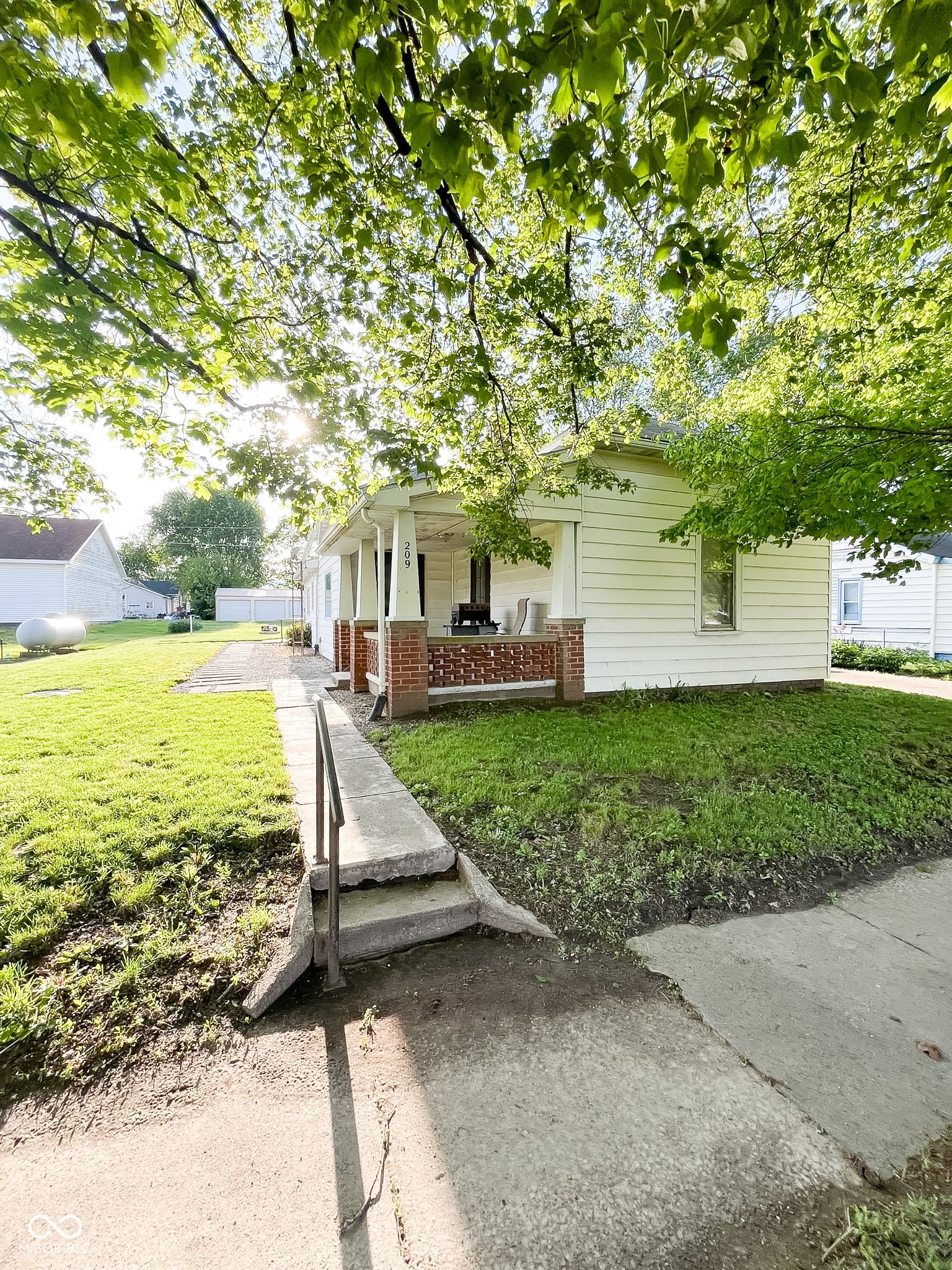 Photo of 209 N Grant Street, Cayuga, IN