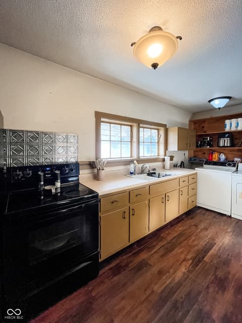 Photo of 209 N Grant Street, Cayuga, IN