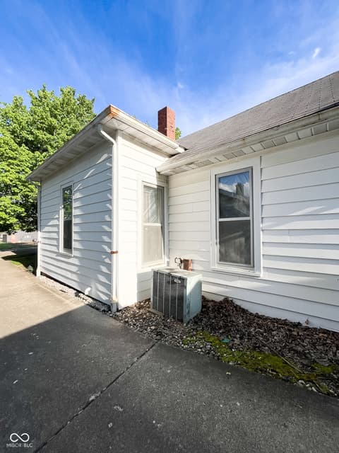 Photo of 209 N Grant Street, Cayuga, IN