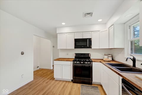 Kitchen at 8065 W State Road 32, Thorntown, IN