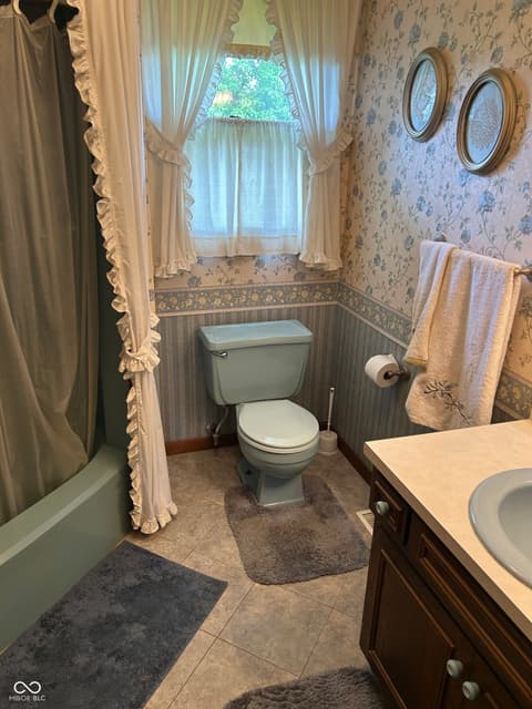 Photo of 120 Chitwood Drive, Anderson, IN